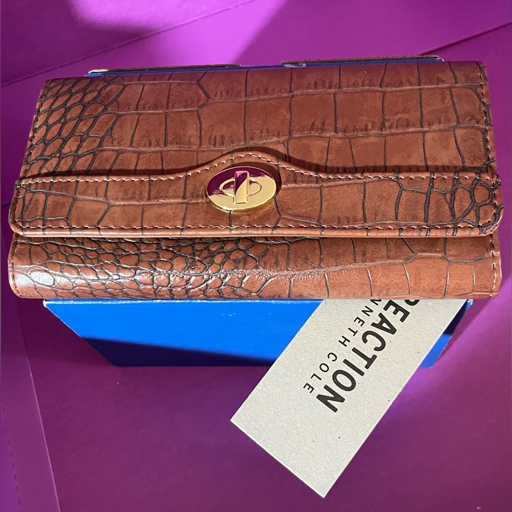 REACTION Kenneth Cole Brown Crocodile Pattern Wallet🐊